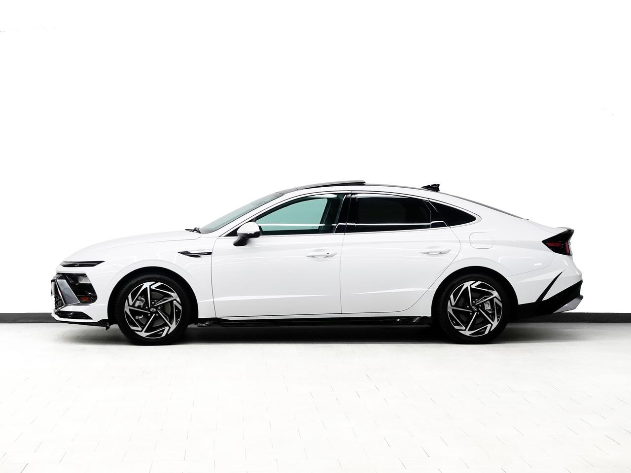 2025 Hyundai Sonata PREFERRED-Trend AWD | Nav | Leather | Pano roof Photo4
