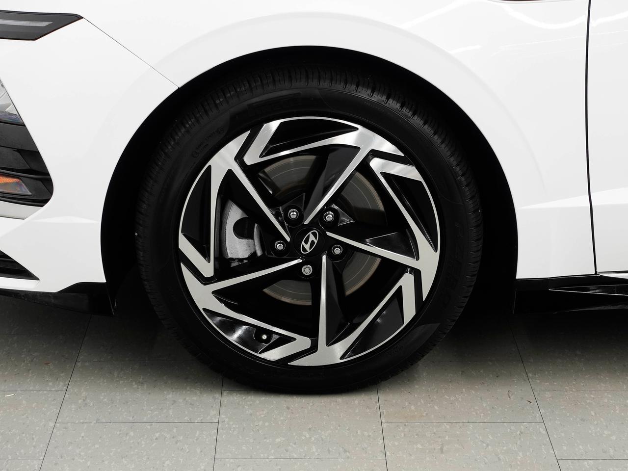 2025 Hyundai Sonata PREFERRED-Trend AWD | Nav | Leather | Pano roof Photo