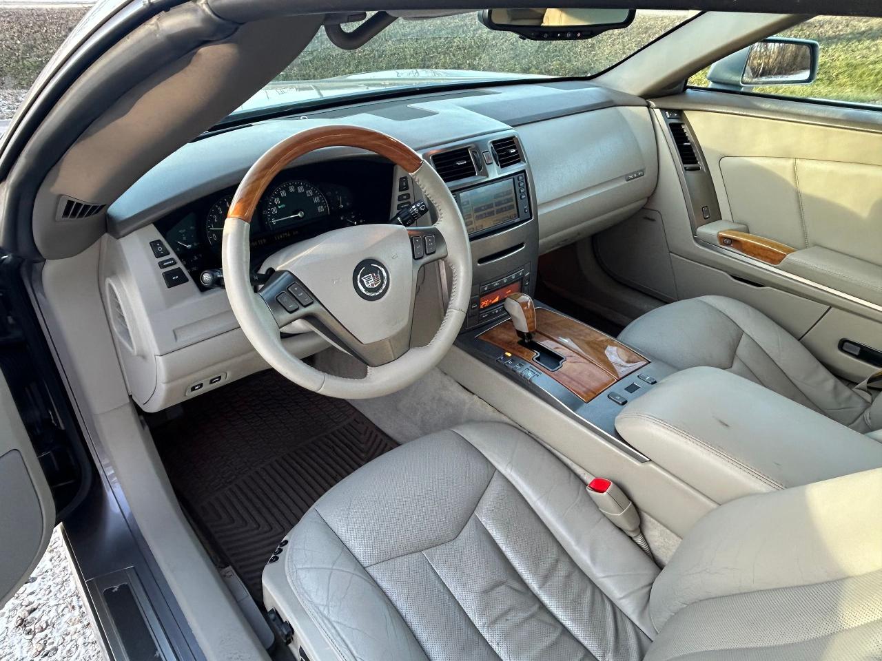 2005 Cadillac XLR Convertible 4.6L V8 RWD Auto Hard-Top Convertible - Photo #16