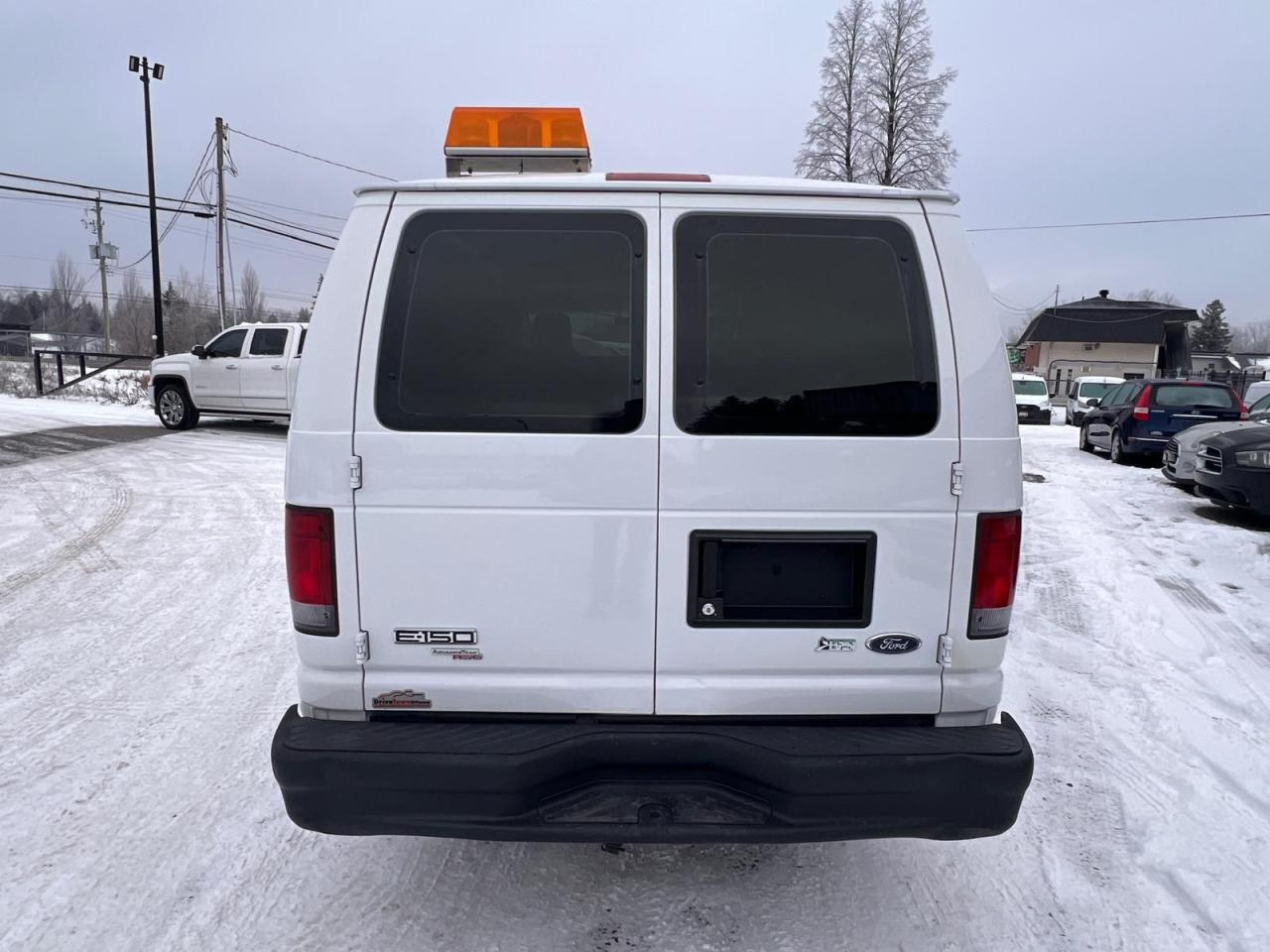 2011 Ford Econoline E-150 Commercial - Photo #4