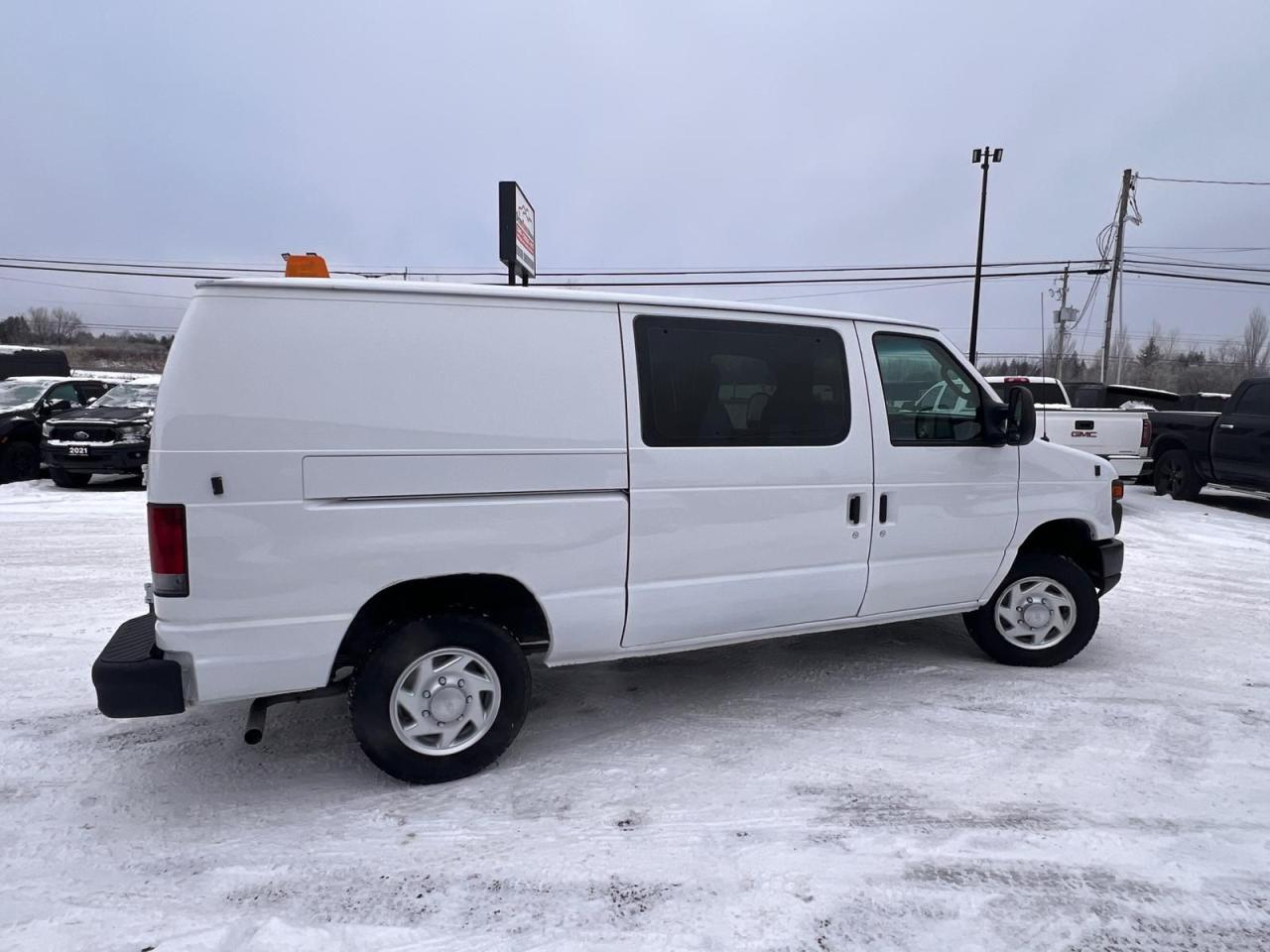 2011 Ford Econoline E-150 Commercial - Photo #6