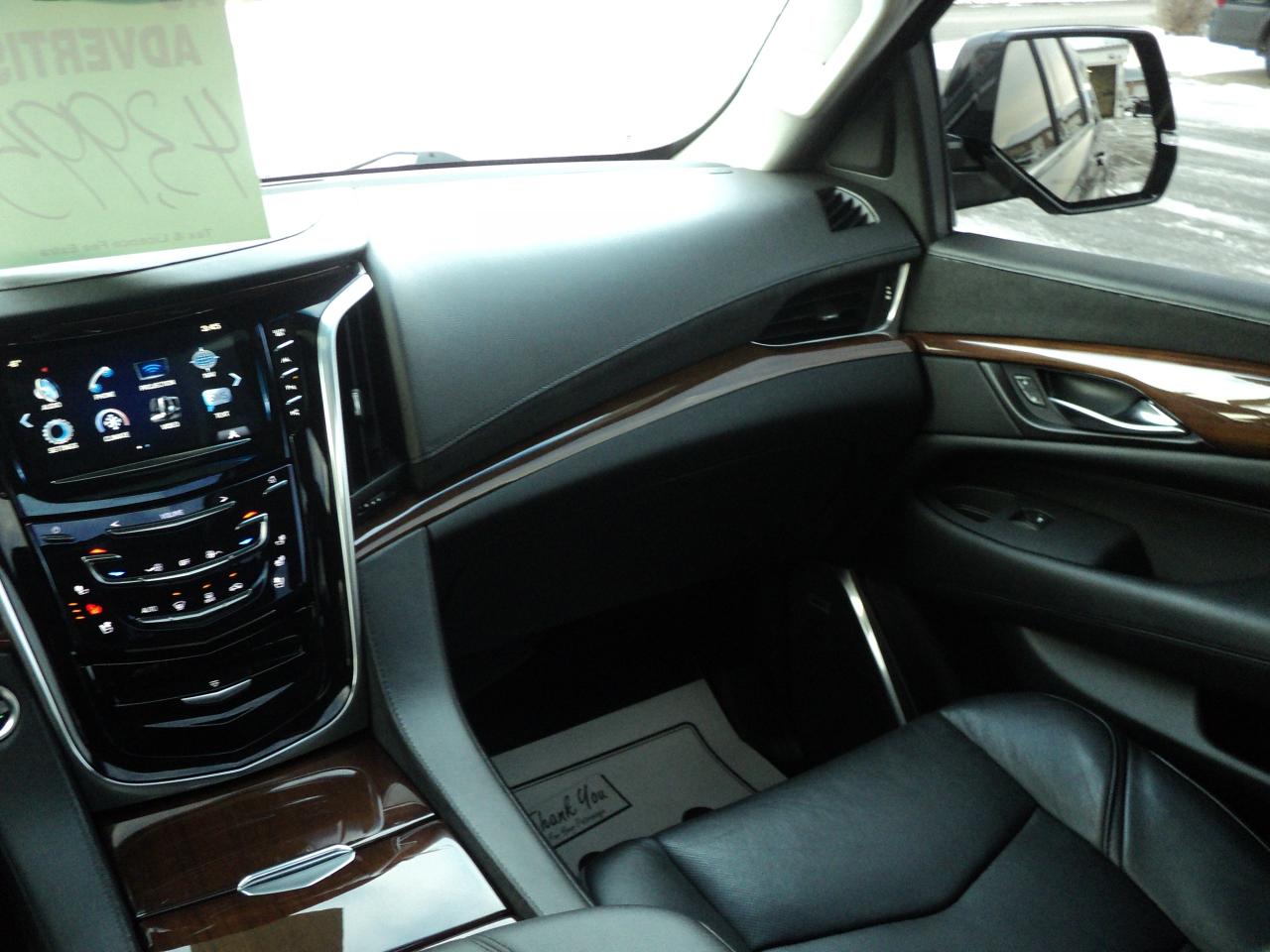 2019 Cadillac Escalade ESV Luxury 4WD 6.2L8cyl 7Pass Roof Leather Nav DVD - Photo #18