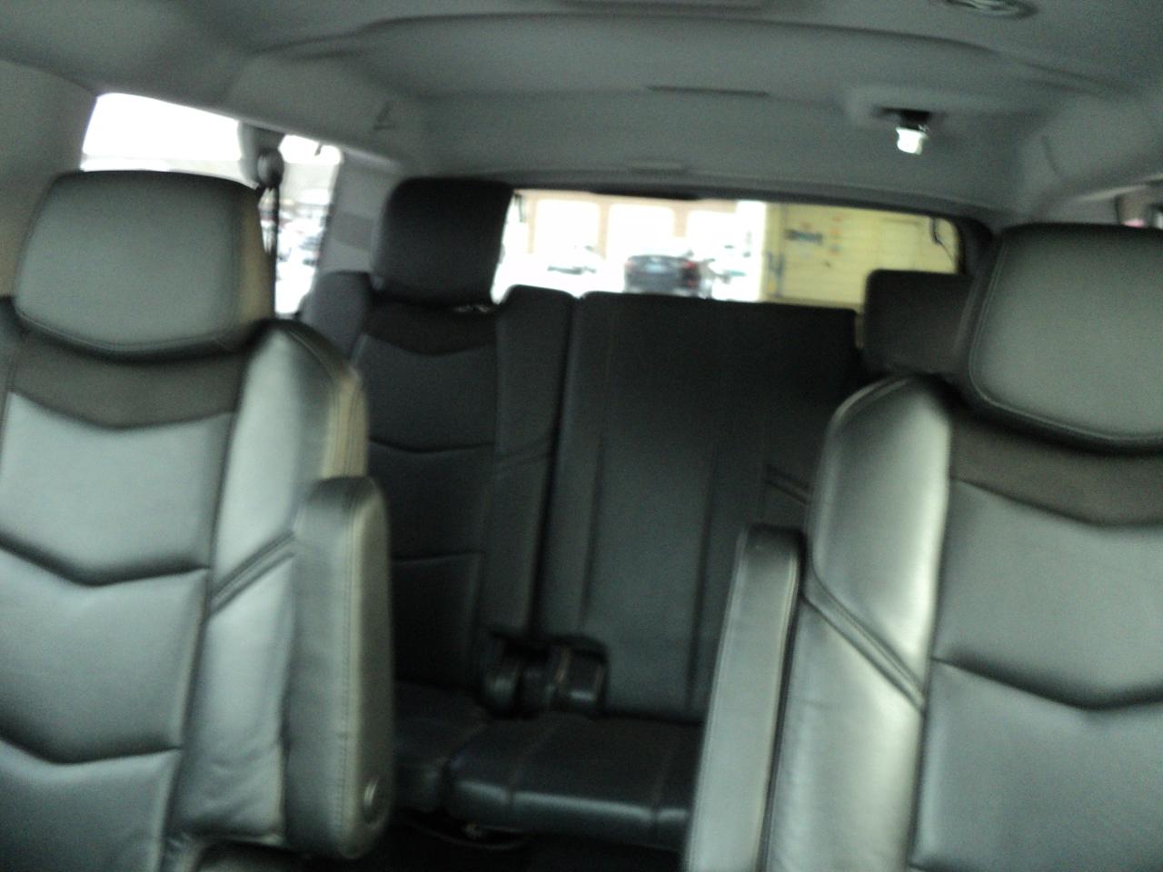 2019 Cadillac Escalade ESV Luxury 4WD 6.2L8cyl 7Pass Roof Leather Nav DVD - Photo #14