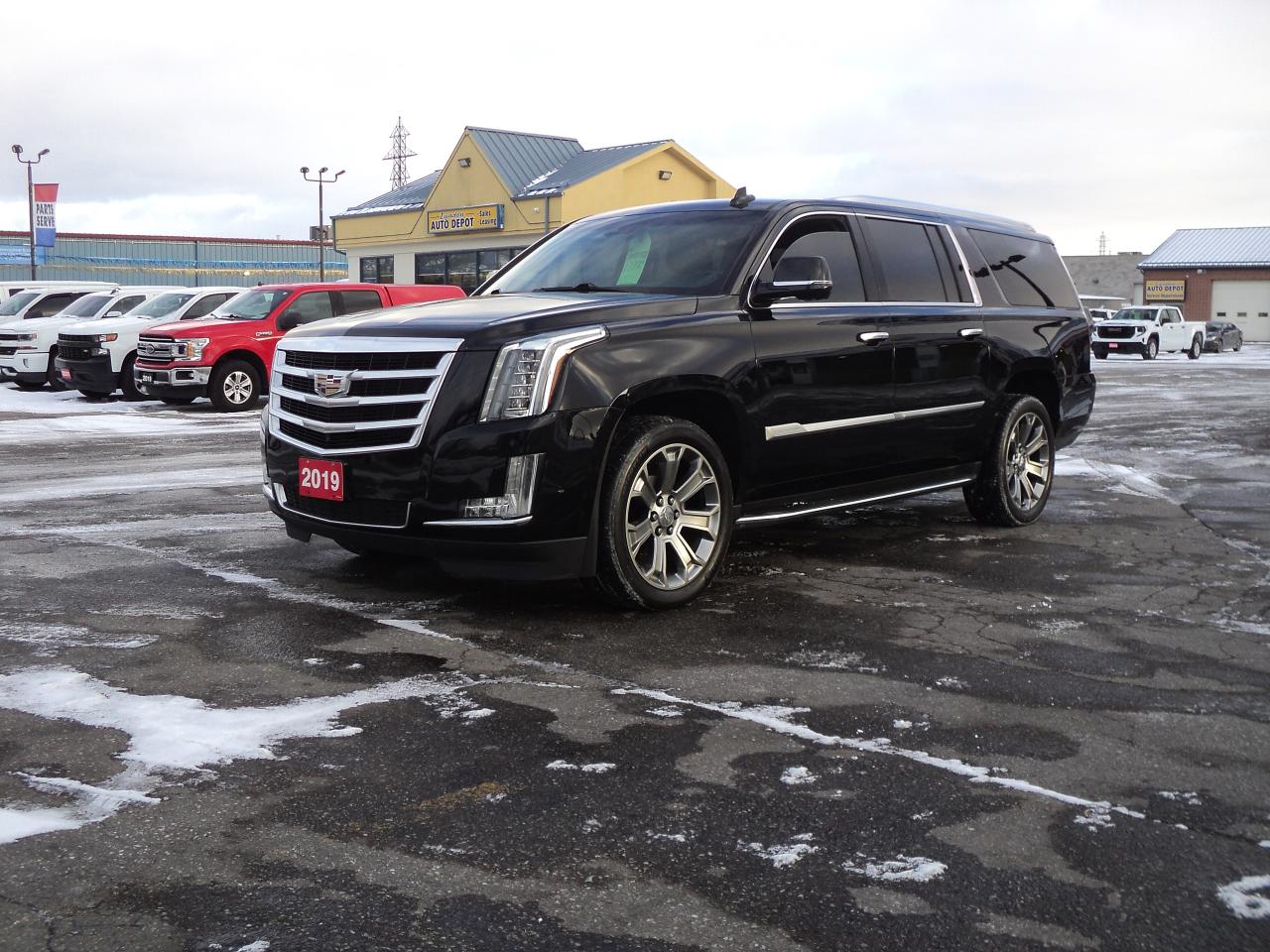 2019 Cadillac Escalade ESV Luxury 4WD 6.2L8cyl 7Pass Roof Leather Nav DVD - Photo #1