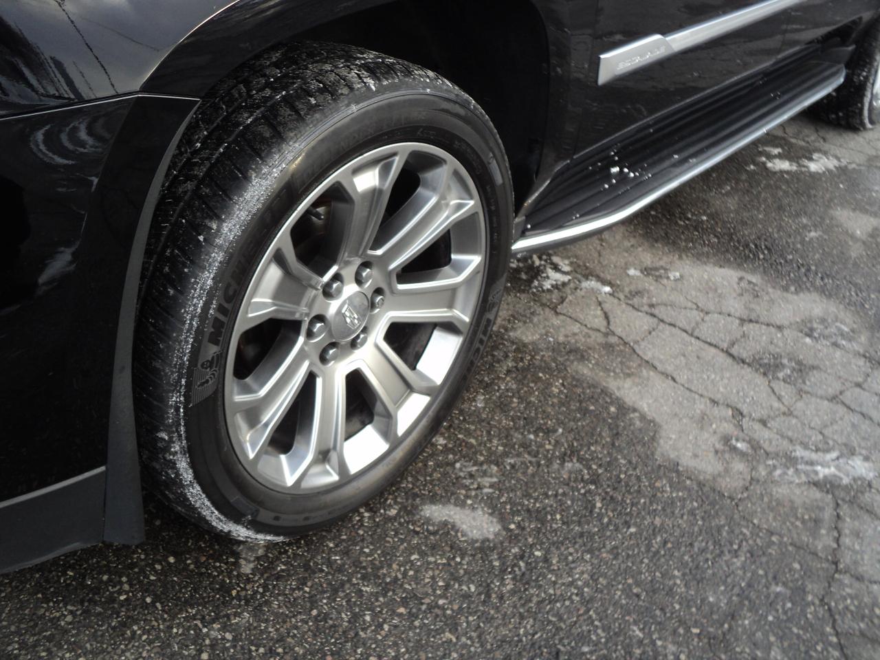 2019 Cadillac Escalade ESV Luxury 4WD 6.2L8cyl 7Pass Roof Leather Nav DVD - Photo #28