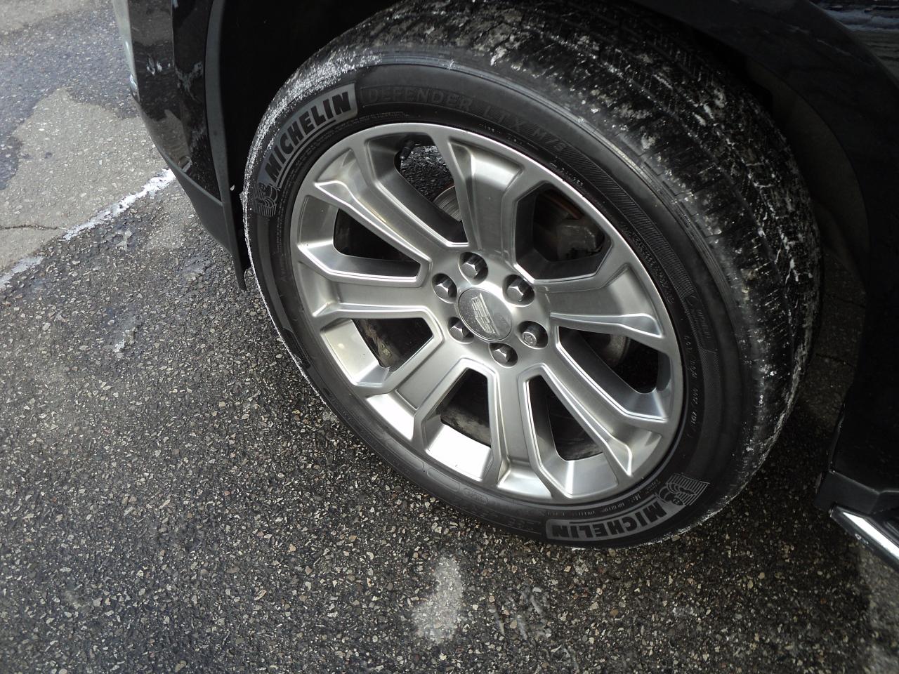 2019 Cadillac Escalade ESV Luxury 4WD 6.2L8cyl 7Pass Roof Leather Nav DVD - Photo #29