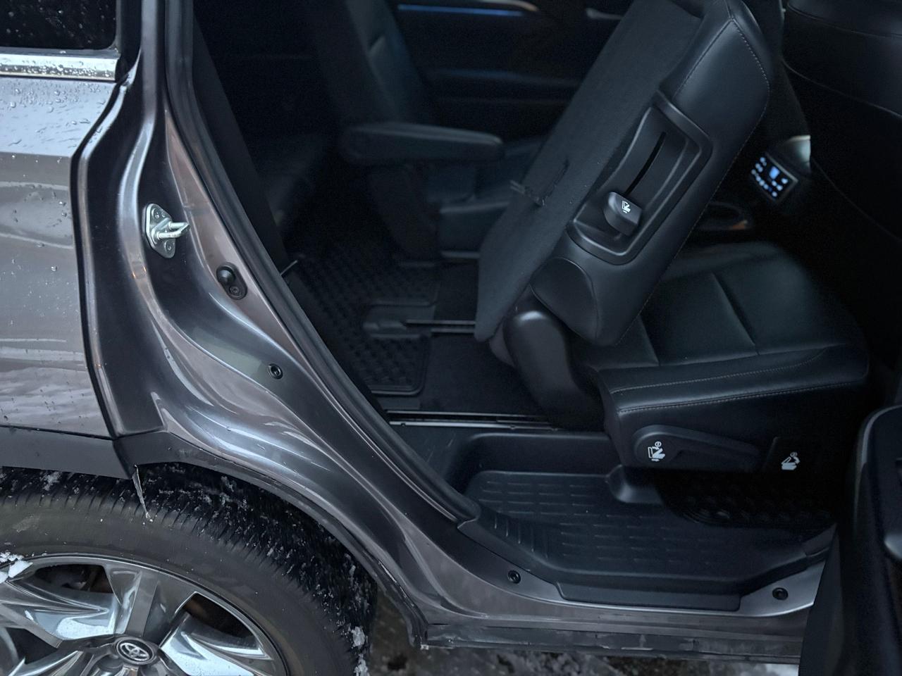 2018 Toyota Highlander LIMITED,7 PASSENGERS,NO ACCIDENT HISTORY,CERTIFIED Photo