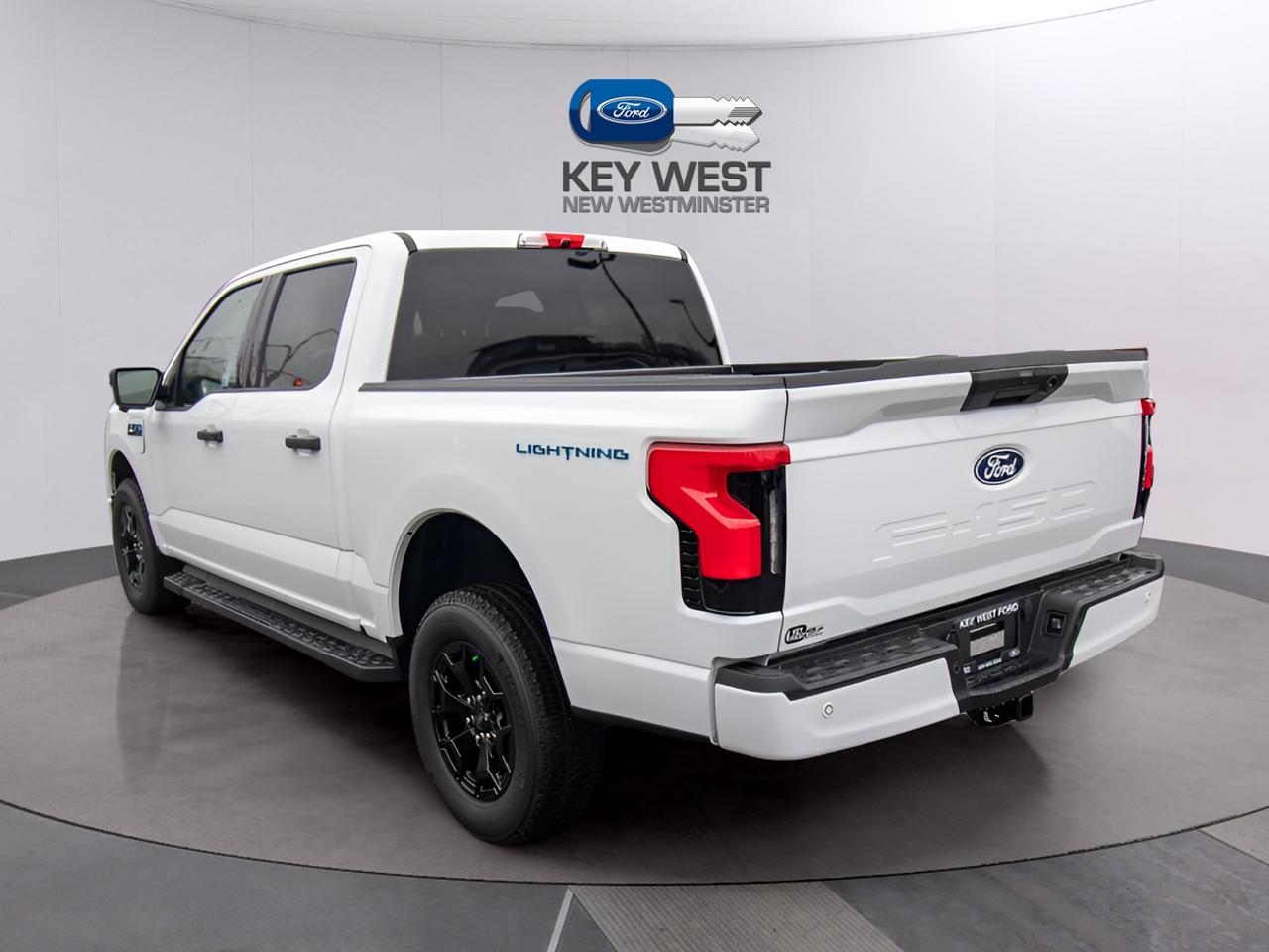 2025 Ford F-150 Lightning XLT Standard Range Battery 4WD SuperCrew 5.5' Box Photo2