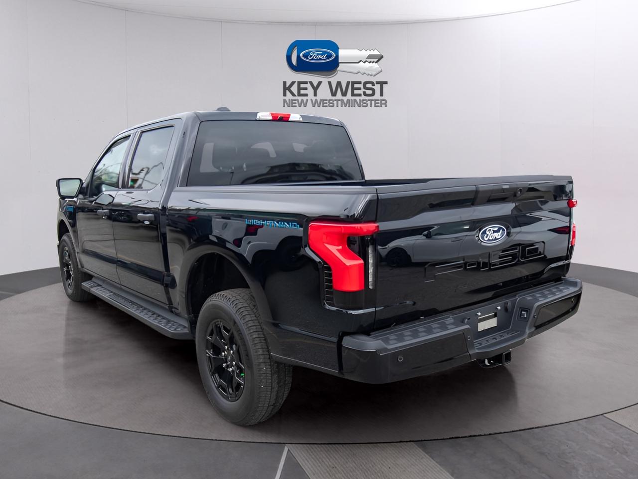 2025 Ford F-150 Lightning XLT Standard Range Battery 4WD SuperCrew 5.5' Box Photo3