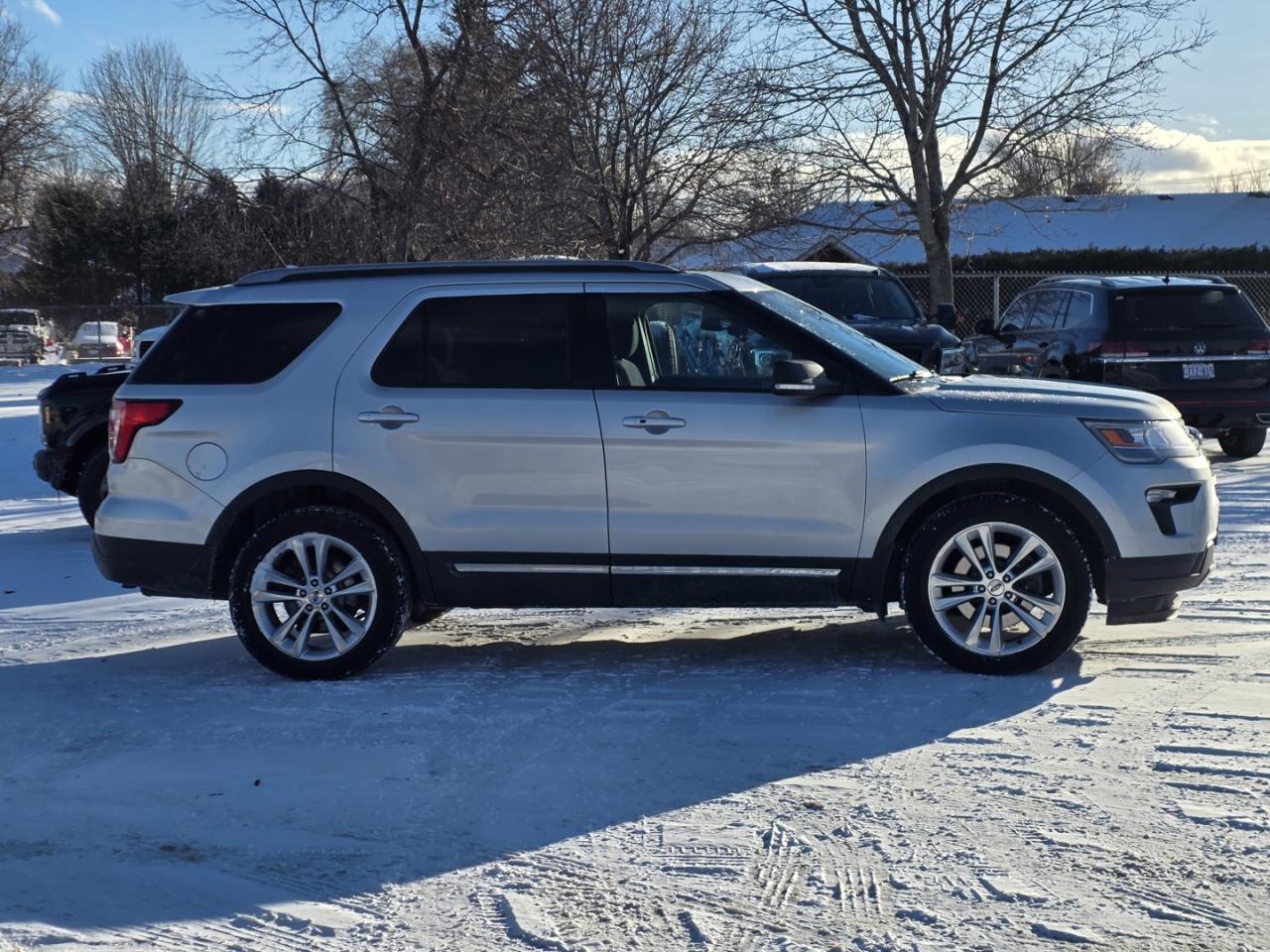 2019 Ford Explorer XLT 4WD , Remote Start, Heated Front Seats Photo3
