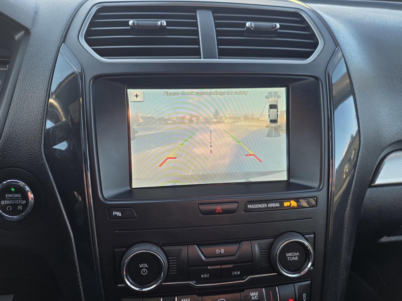 2019 Ford Explorer XLT 4WD , Remote Start, Heated Front Seats Photo