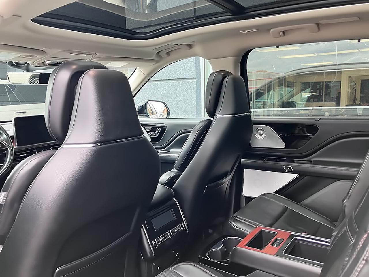 2020 Lincoln Aviator RESERVE|NAVI|REARCAM|PANOROOF|CAPTAIN CHAIRS Photo