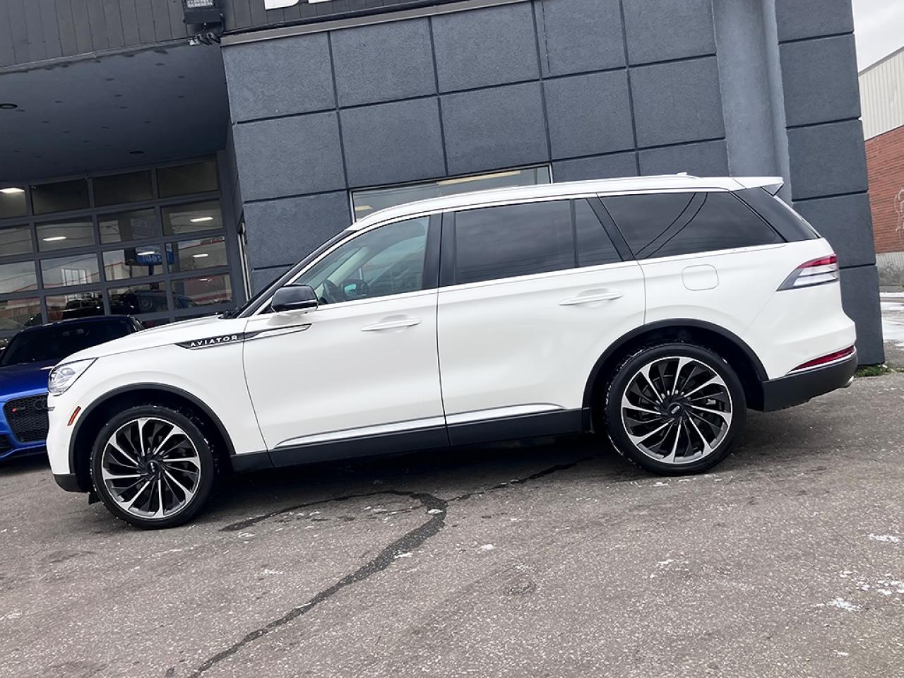 2020 Lincoln Aviator RESERVE|NAVI|REARCAM|PANOROOF|CAPTAIN CHAIRS Photo