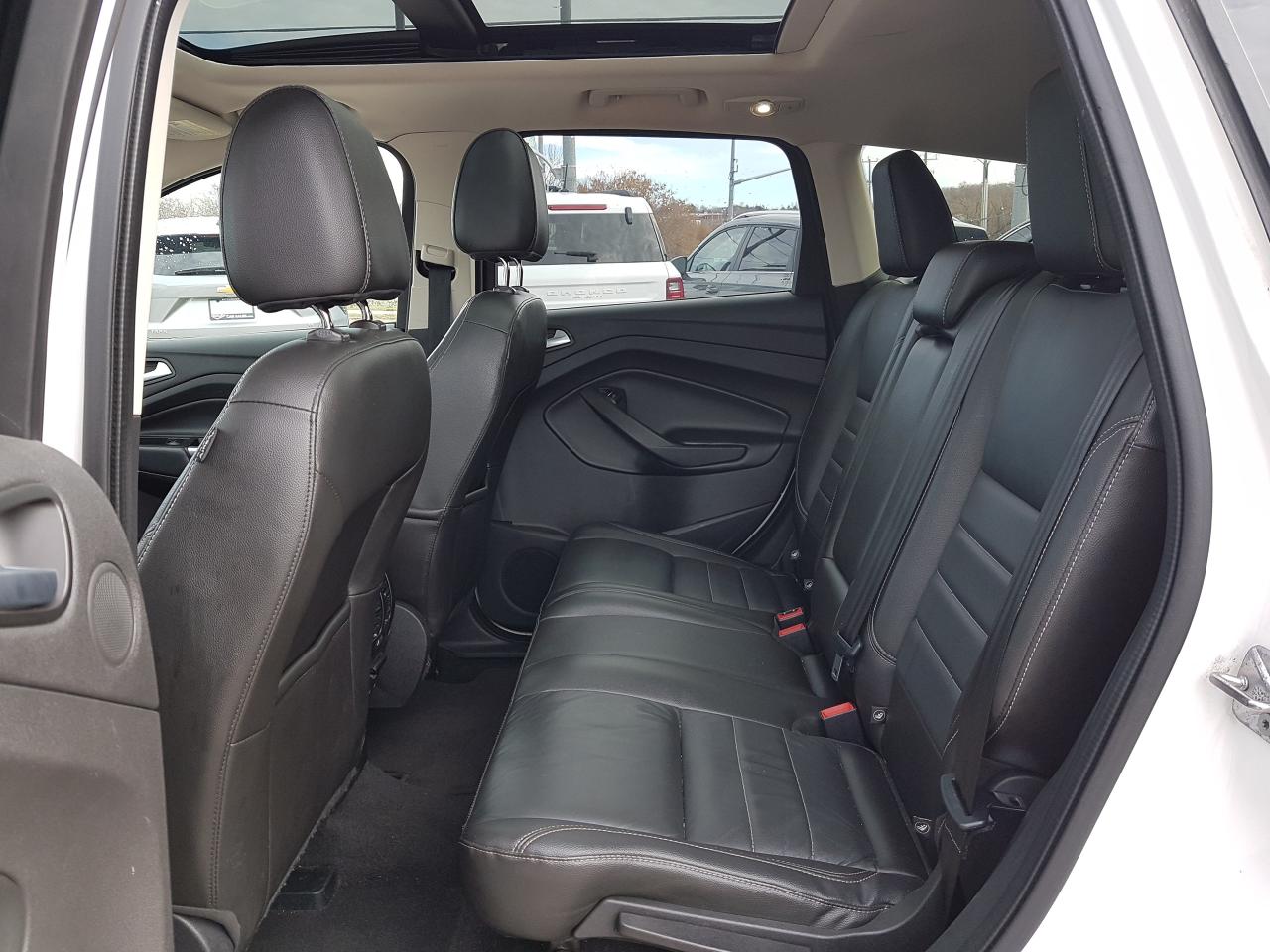 2015 Ford Escape SE 4WD *LEATHER-SUNROOF* Photo