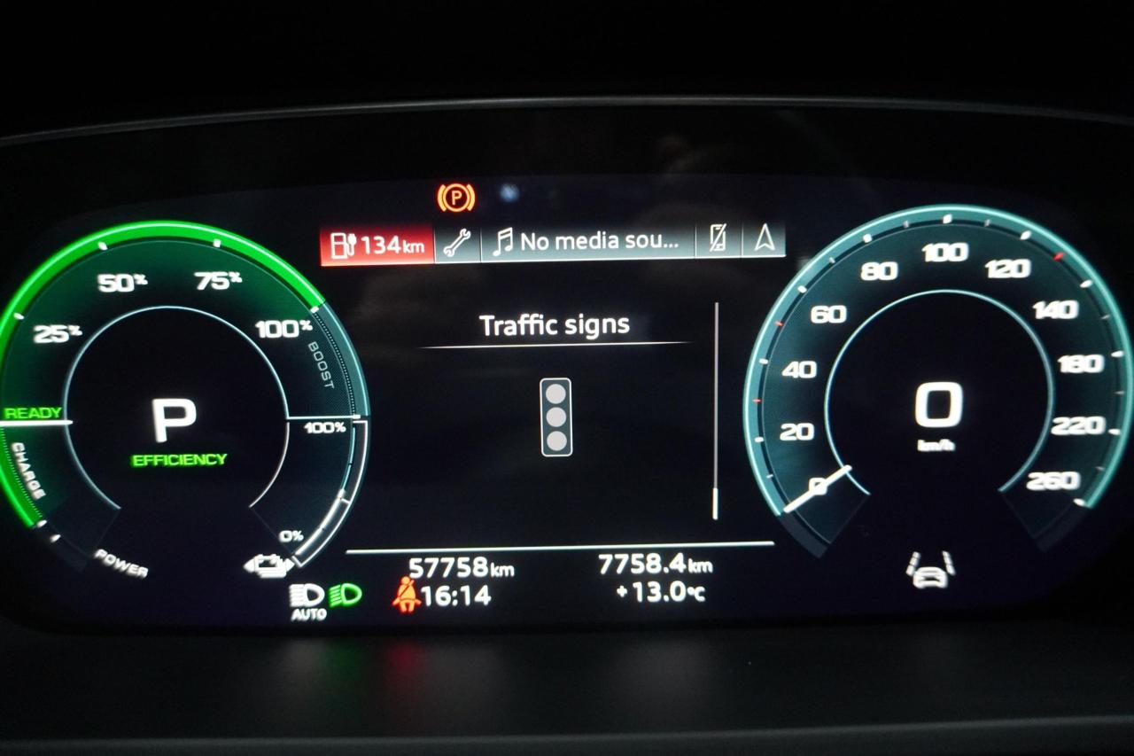 2024 Audi E-Tron Sportback Q8 ETRON SPORT BACK BLACK OPTICS Photo