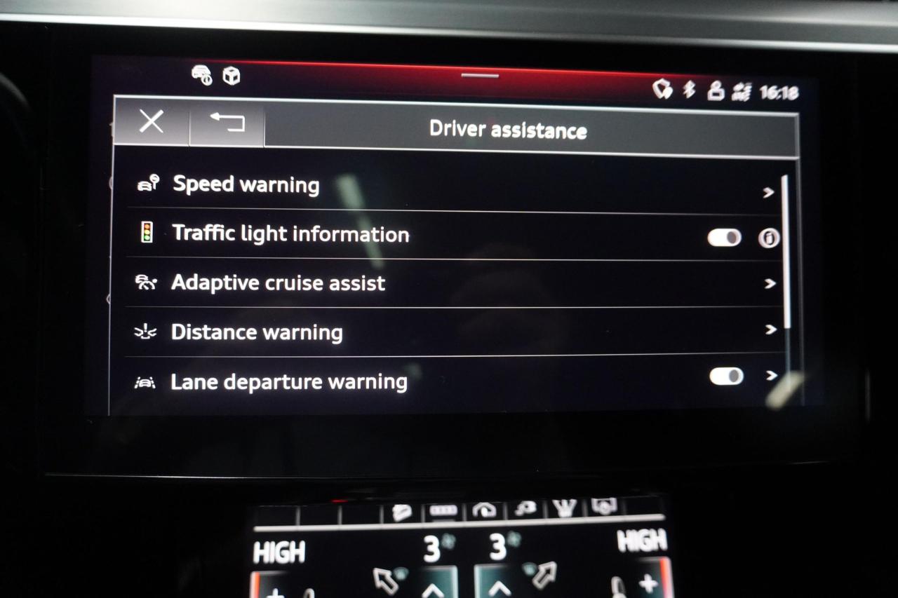 2024 Audi E-Tron Sportback Q8 ETRON SPORT BACK BLACK OPTICS Photo