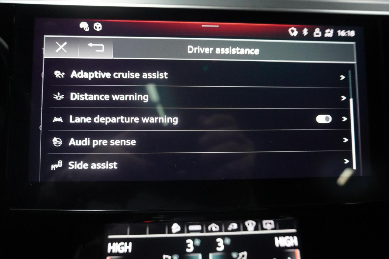 2024 Audi E-Tron Sportback Q8 ETRON SPORT BACK BLACK OPTICS Photo