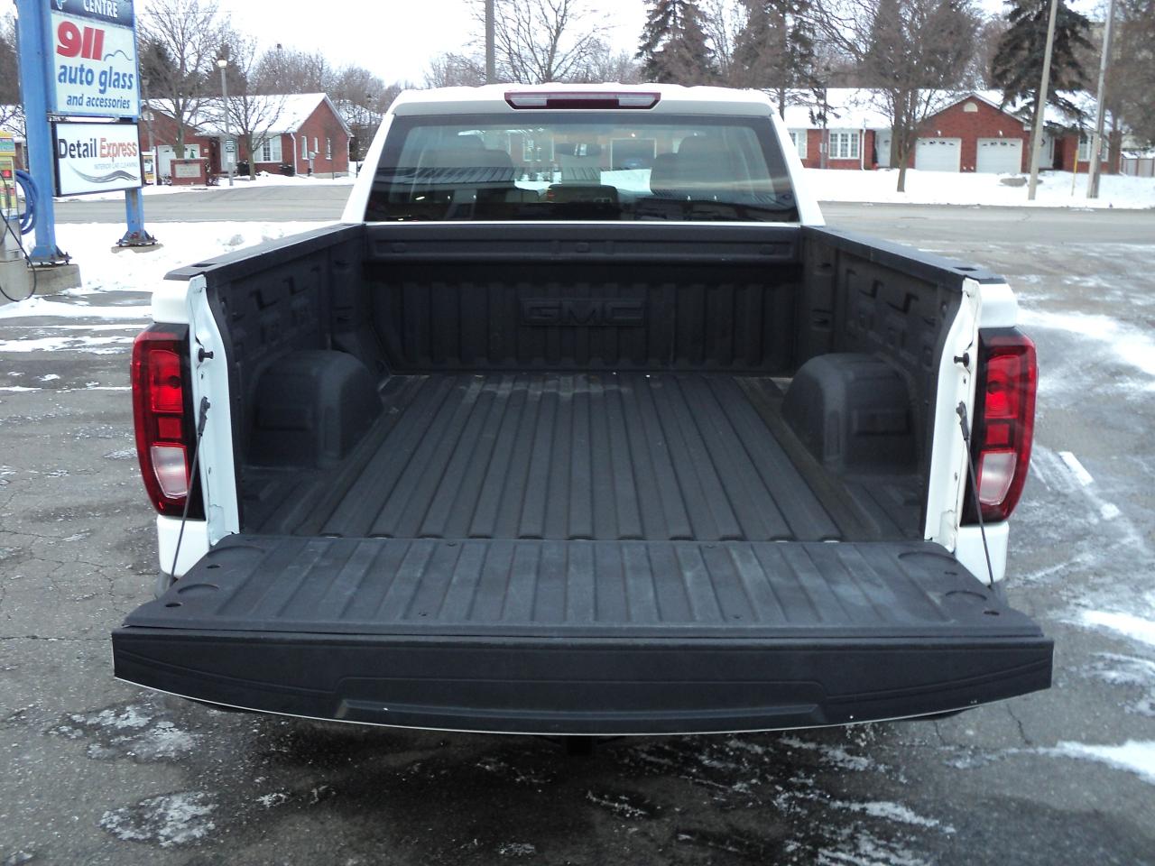 2023 GMC Sierra 1500 Pro CrewCab 4WD 2.7L4cylGas 6'7"Box - Photo #9