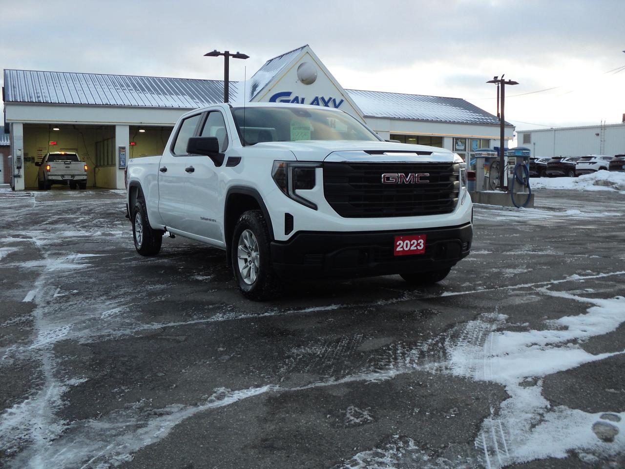 2023 GMC Sierra 1500 Pro CrewCab 4WD 2.7L4cylGas 6'7"Box Photo4