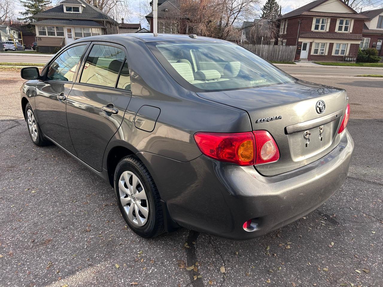 2010 Toyota Corolla CE Photo2