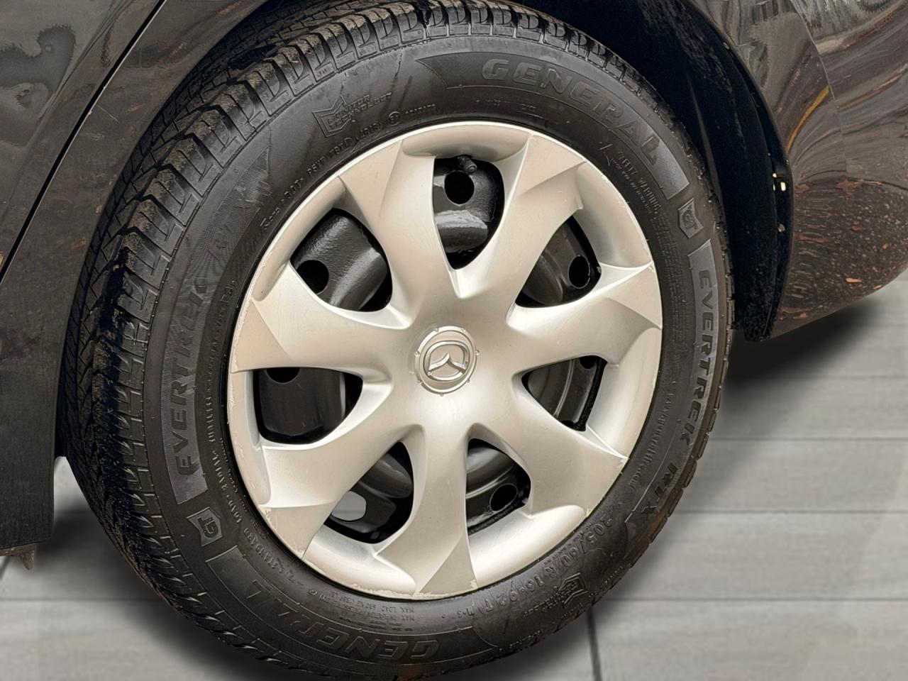 2017 Mazda MAZDA3 GX+New Tires+Brakes+Camera+CLEAN CARFAX Photo45