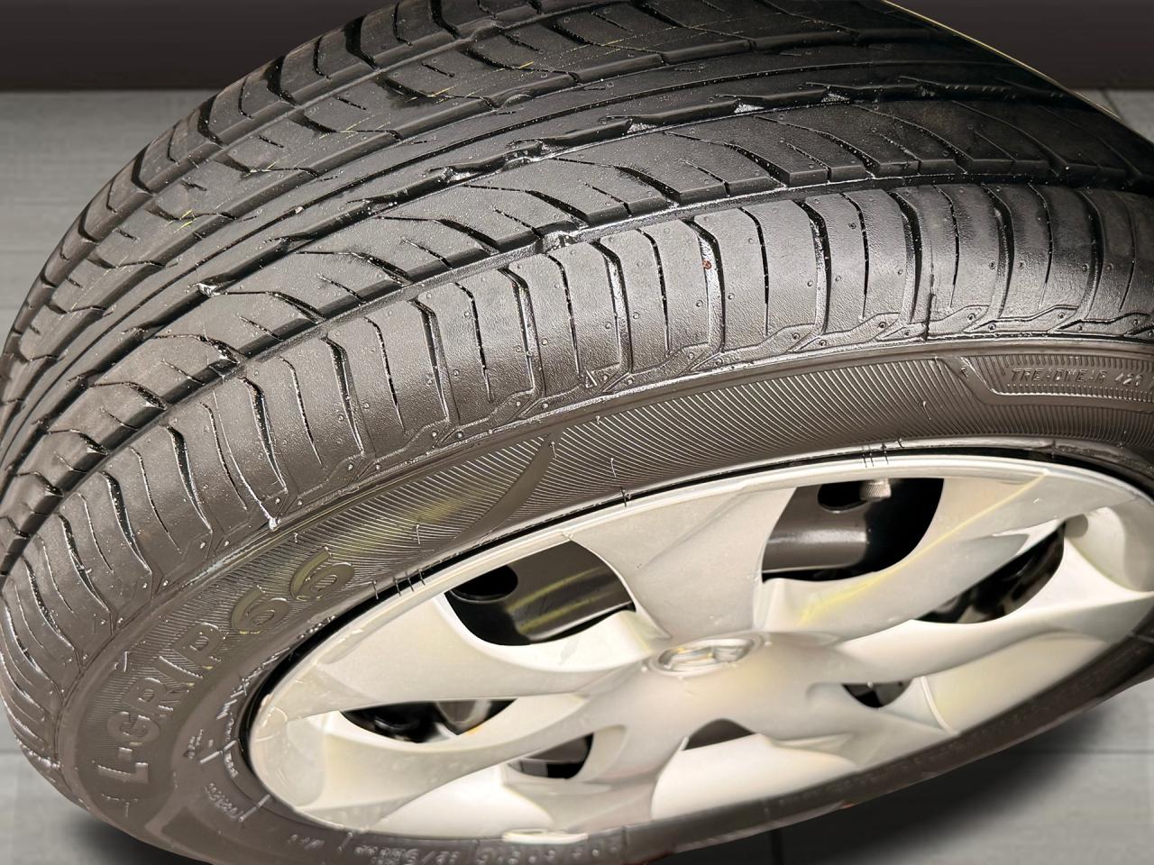 2017 Mazda MAZDA3 GX+New Tires+Brakes+Camera+CLEAN CARFAX Photo58