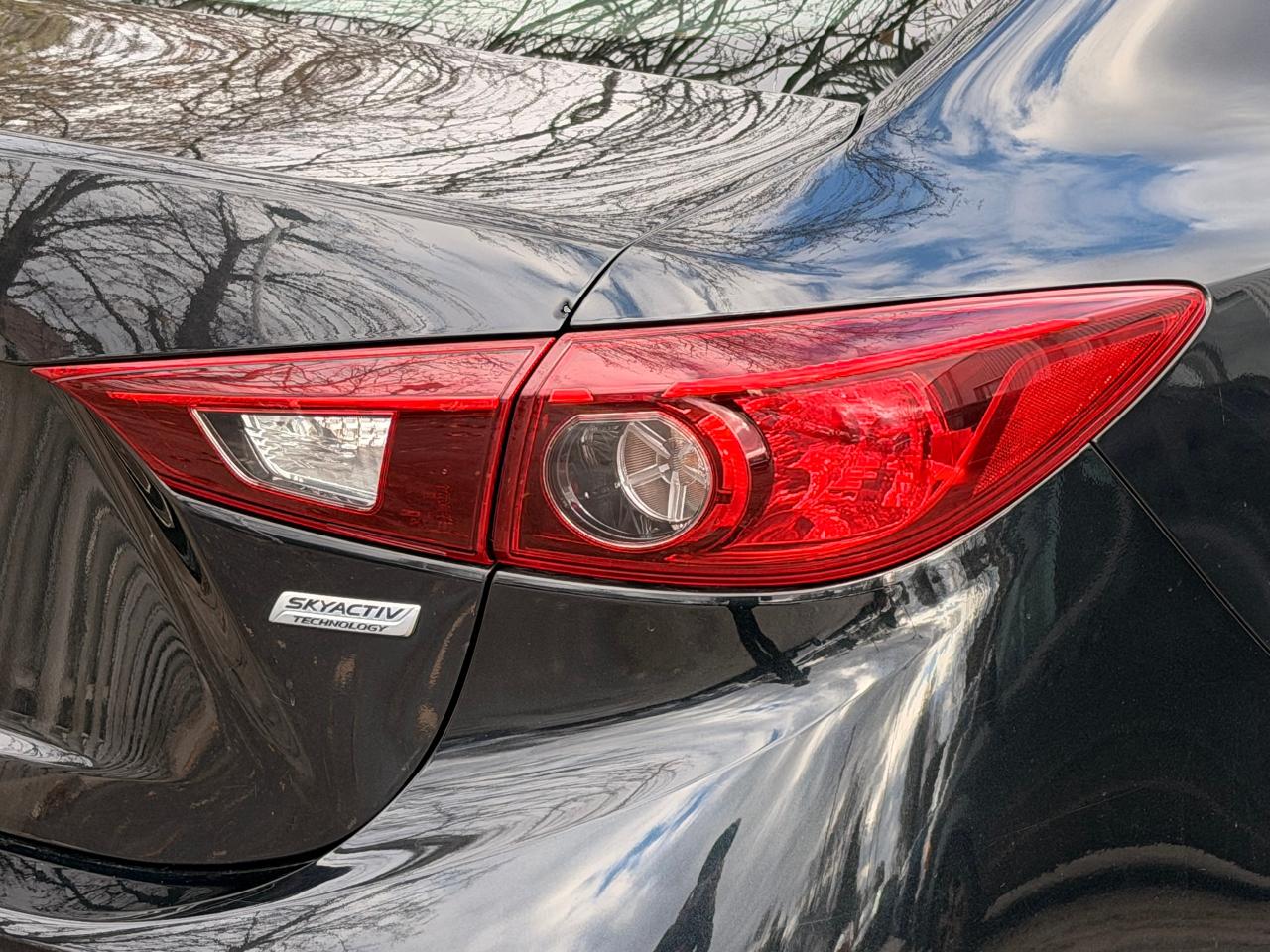 2017 Mazda MAZDA3 GX+New Tires+Brakes+Camera+CLEAN CARFAX Photo108