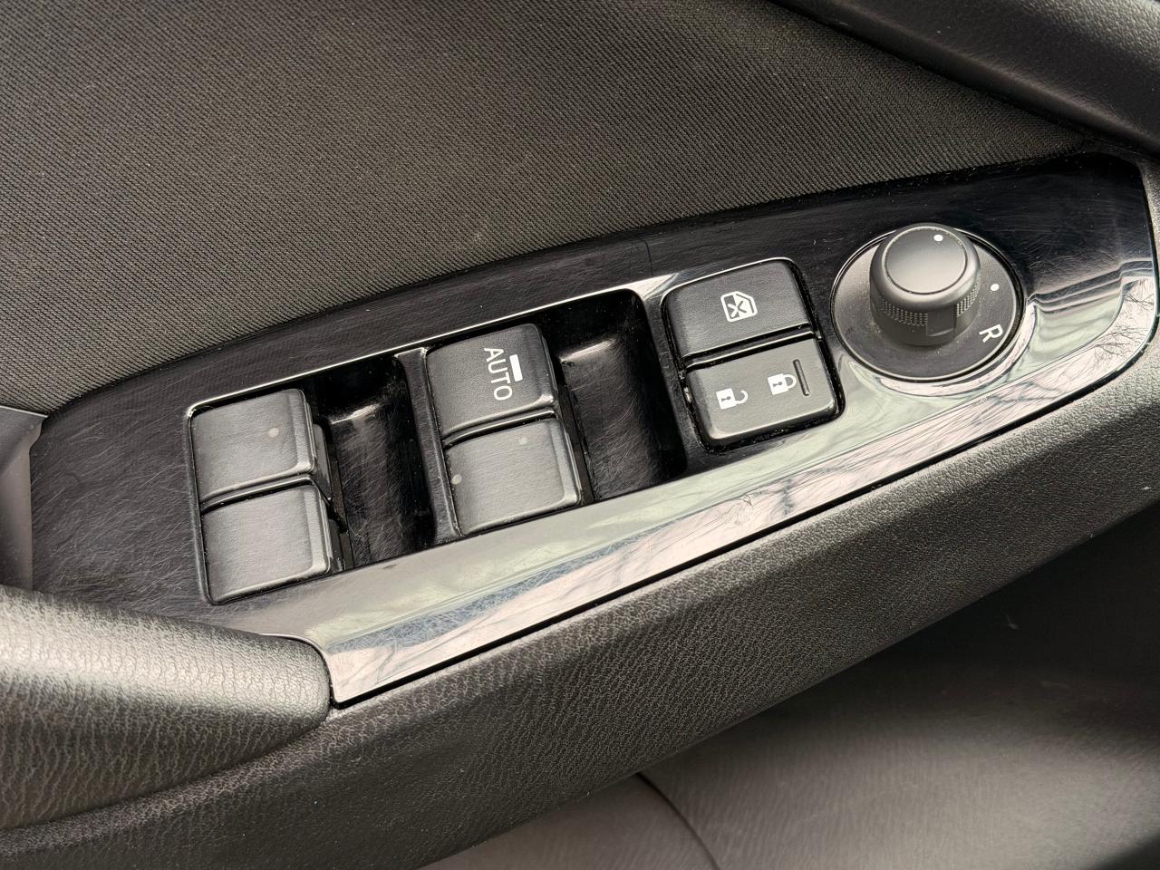 2017 Mazda MAZDA3 GX+New Tires+Brakes+Camera+CLEAN CARFAX Photo97