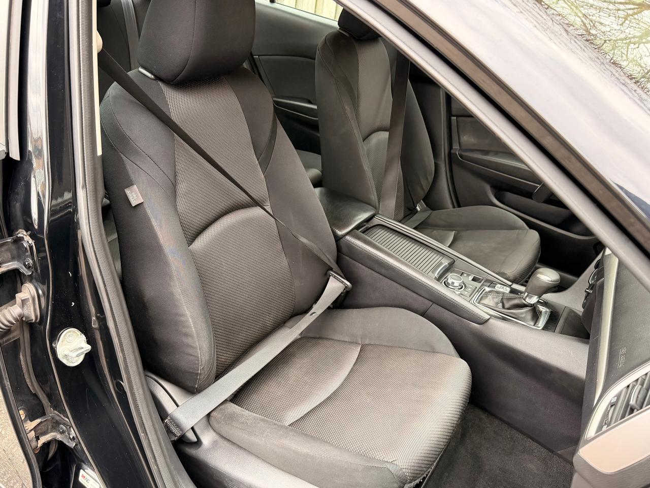 2017 Mazda MAZDA3 GX+New Tires+Brakes+Camera+CLEAN CARFAX Photo18