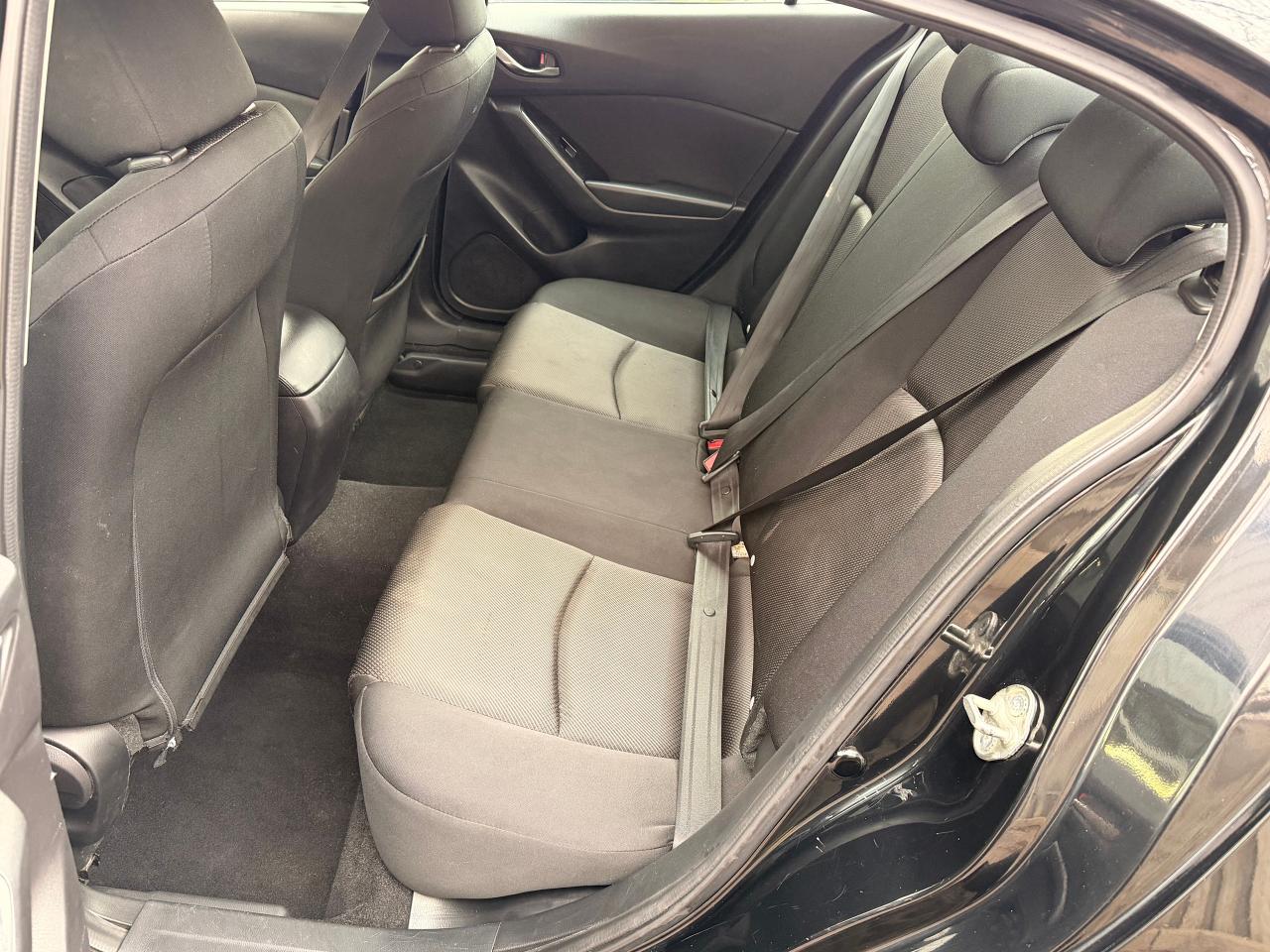 2017 Mazda MAZDA3 GX+New Tires+Brakes+Camera+CLEAN CARFAX Photo19