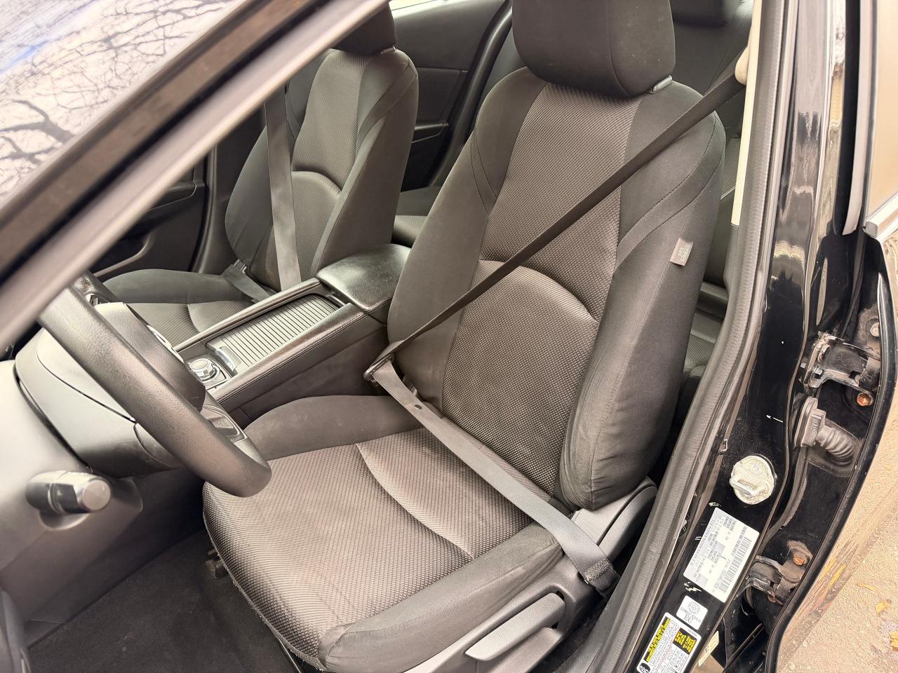 2017 Mazda MAZDA3 GX+New Tires+Brakes+Camera+CLEAN CARFAX Photo15