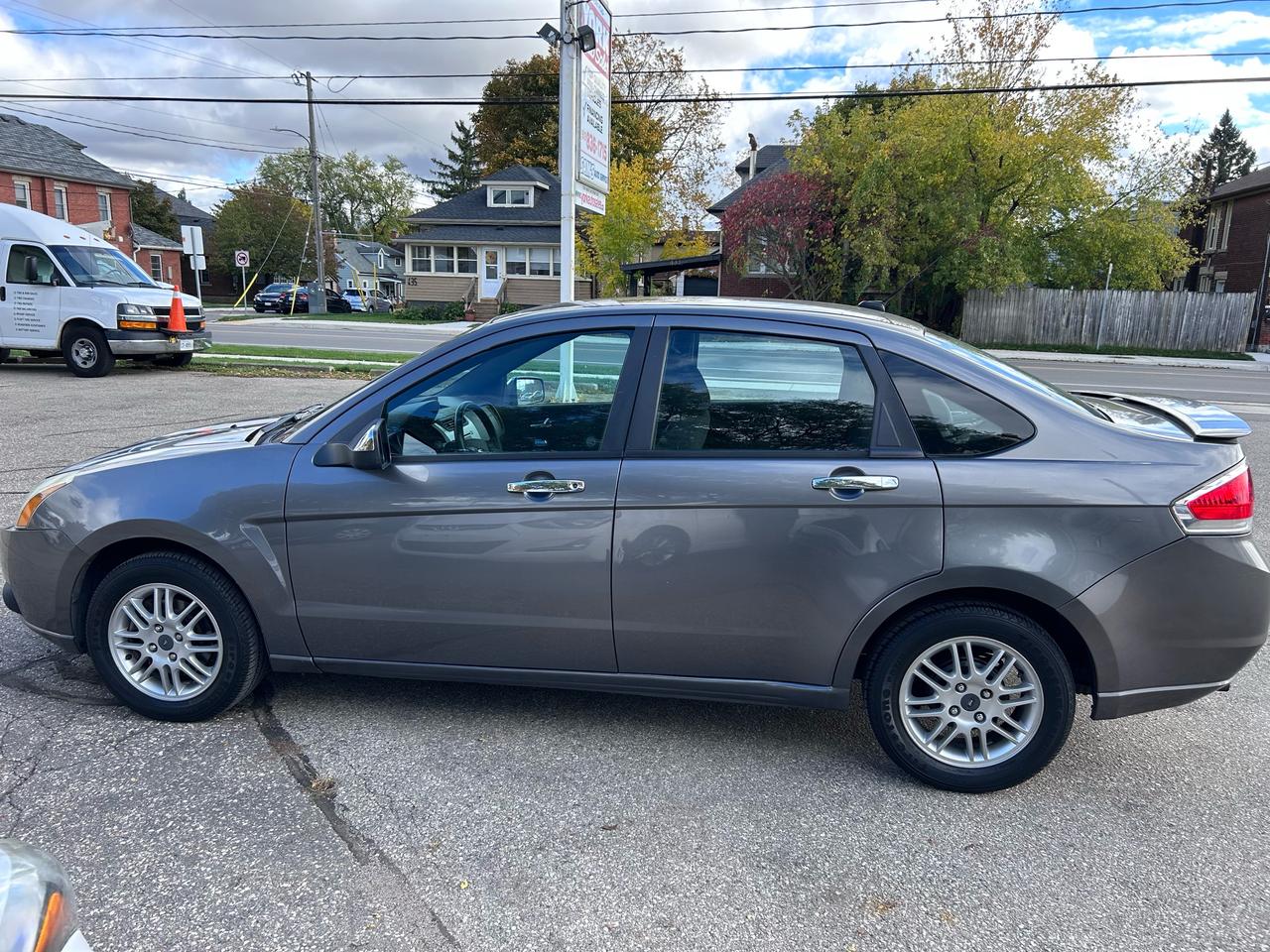2011 Ford Focus SE Photo