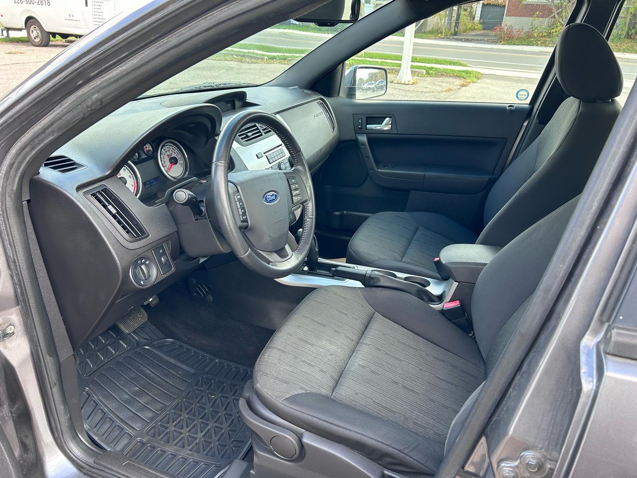 2011 Ford Focus SE Photo