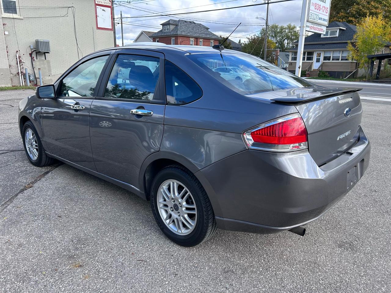 2011 Ford Focus SE Photo