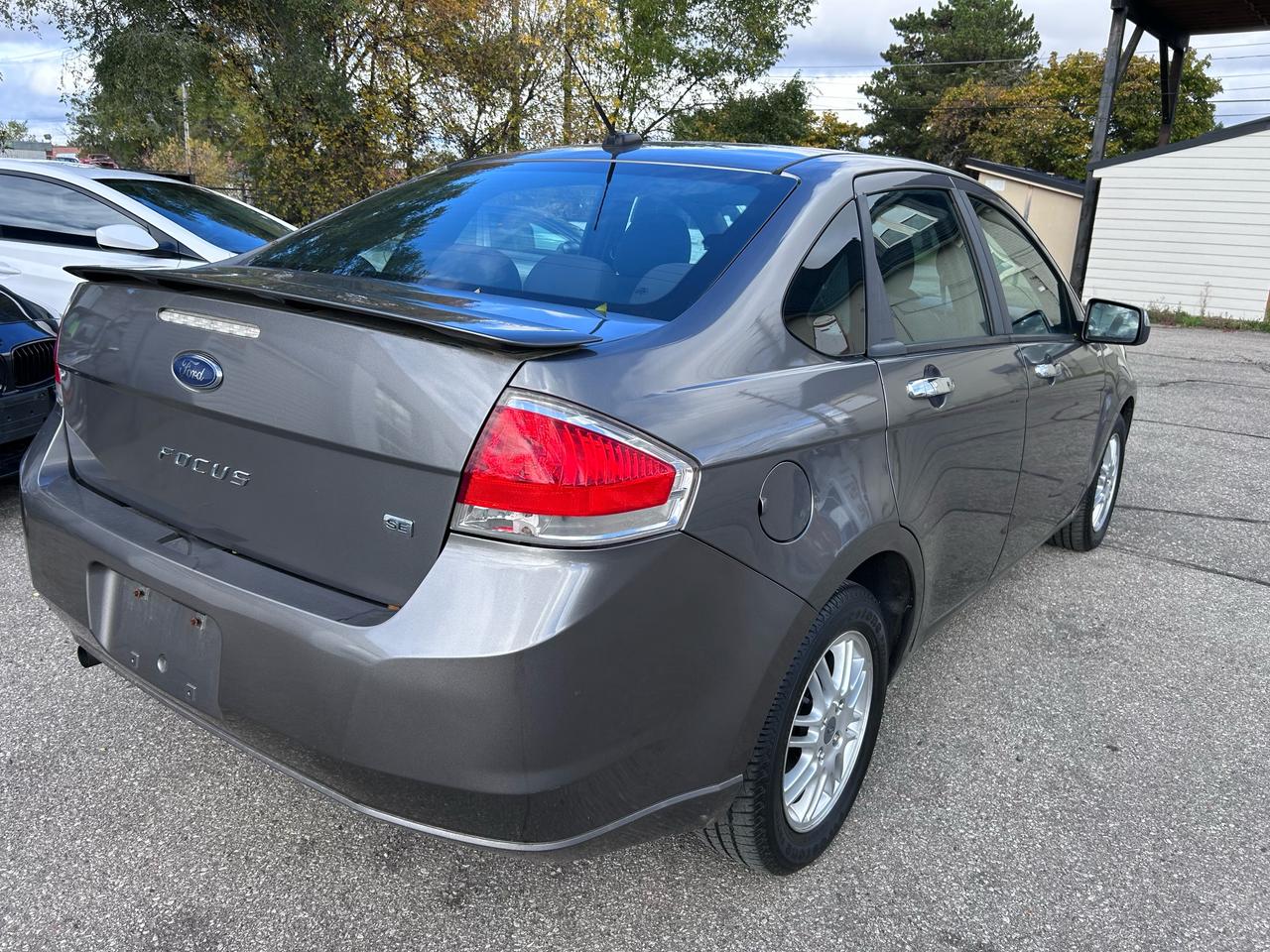 2011 Ford Focus SE Photo