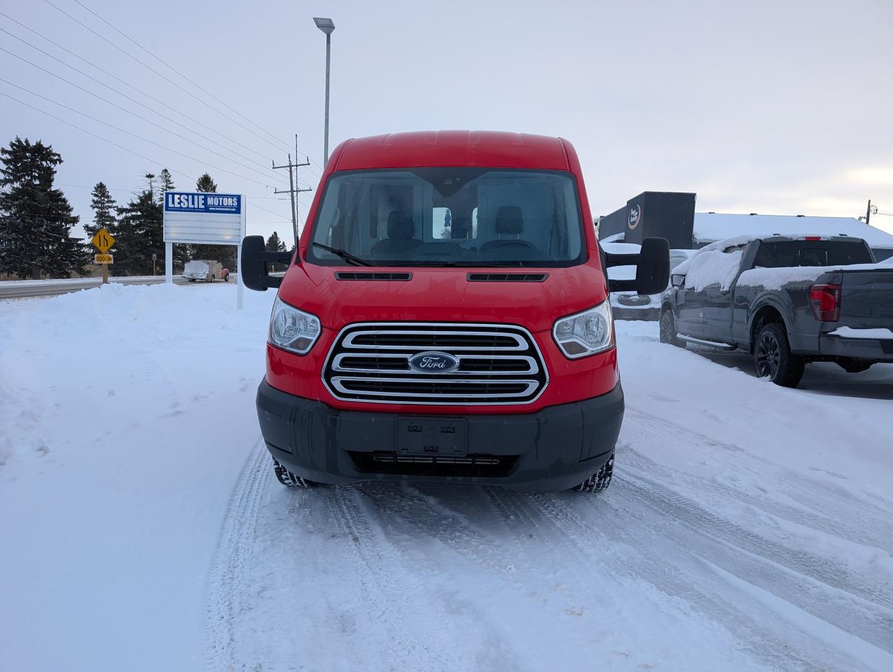 2017 Ford Transit 250 MR Van Photo1