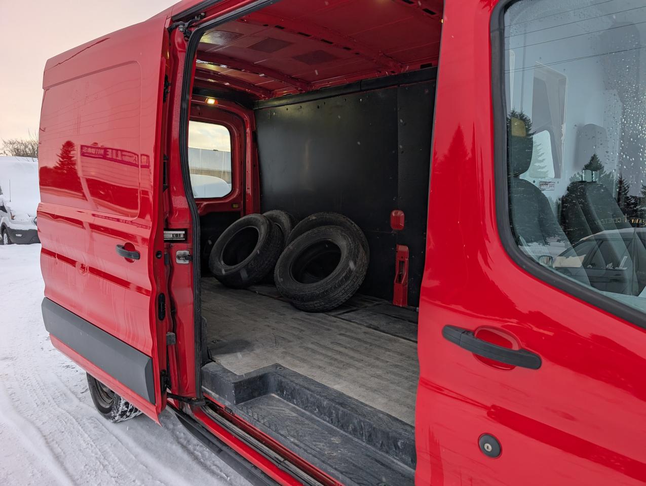 2017 Ford Transit T-250 Medium Roof Cargo Van Photo