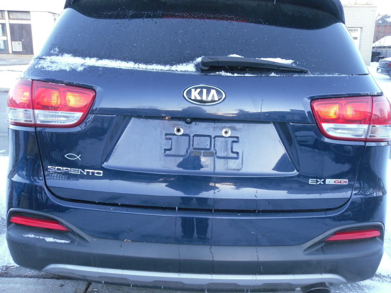 2017 Kia Sorento EX Turbo Photo4