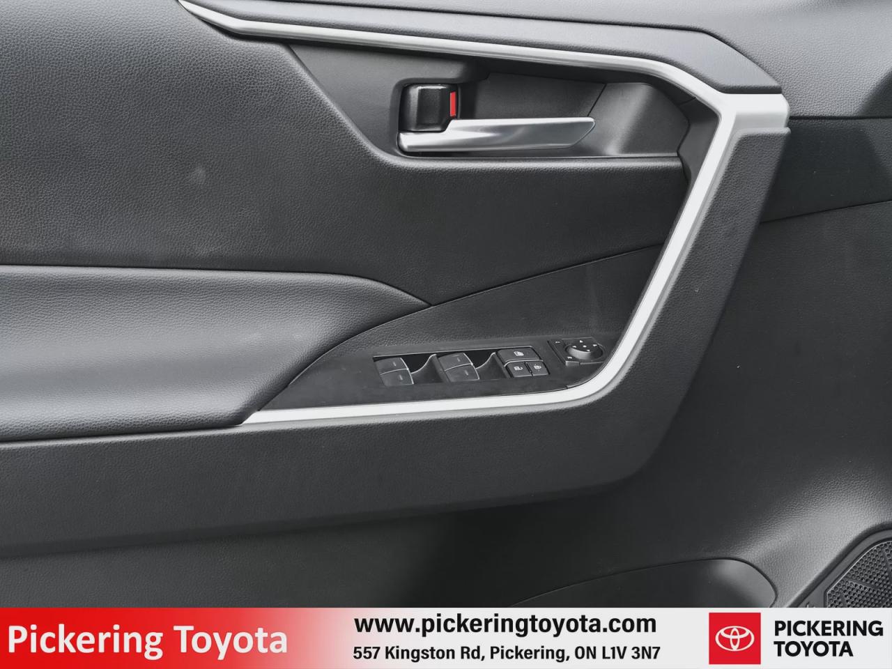 2025 Toyota RAV4 XLE Photo3