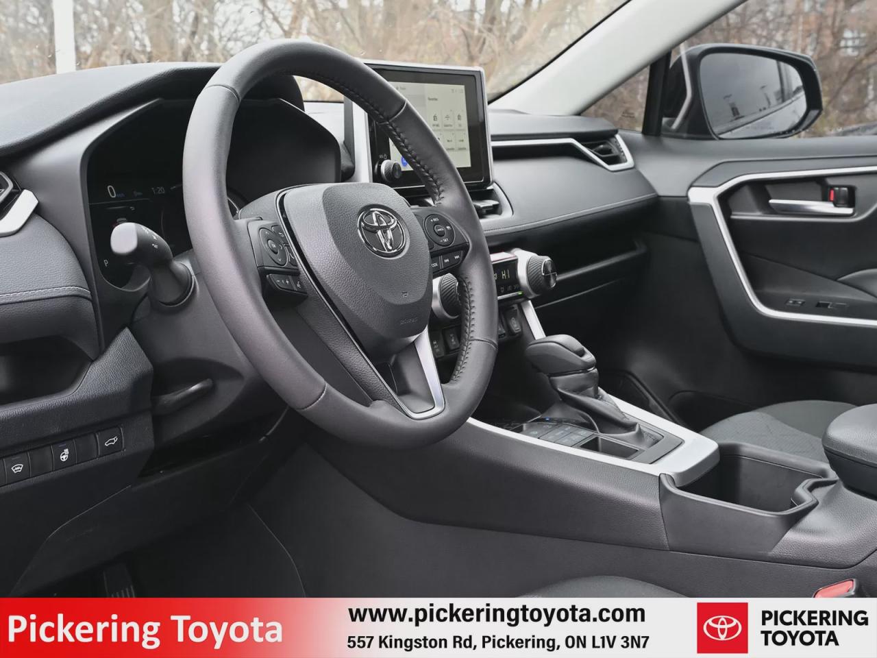 2025 Toyota RAV4 XLE Photo2