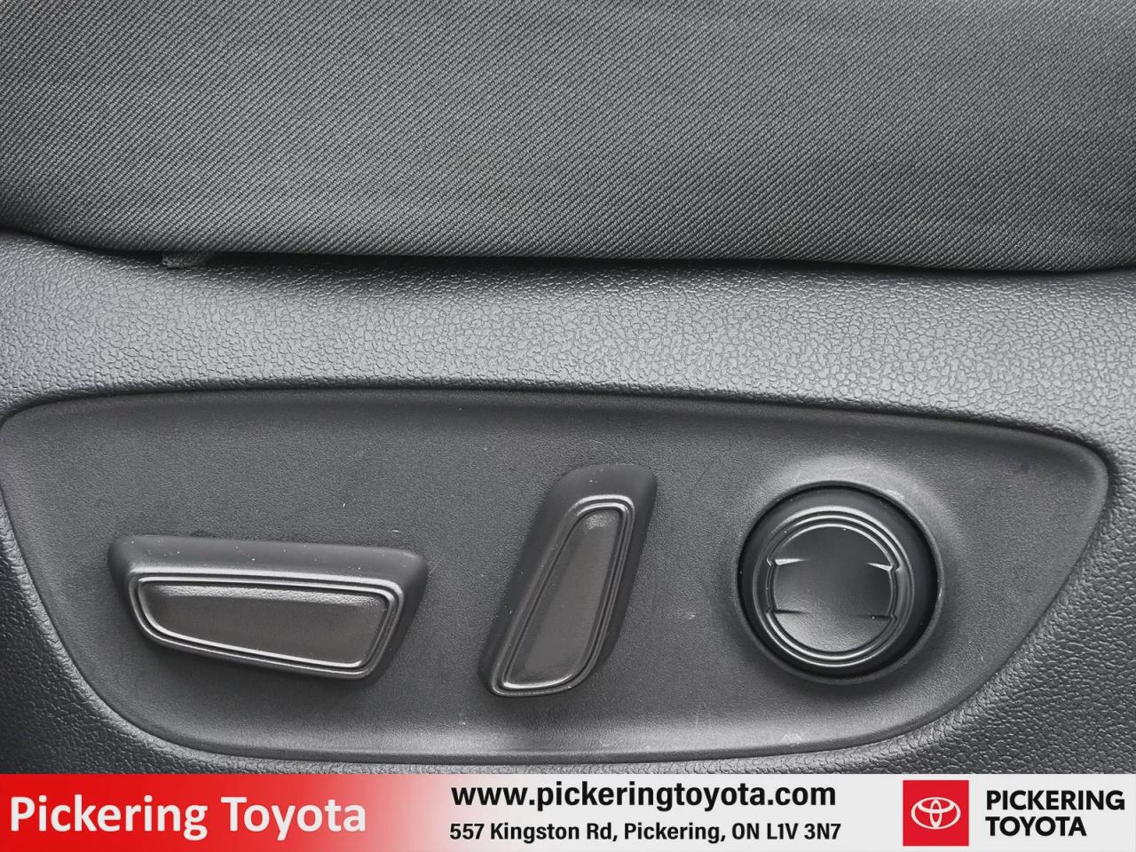 2025 Toyota RAV4 XLE Photo4