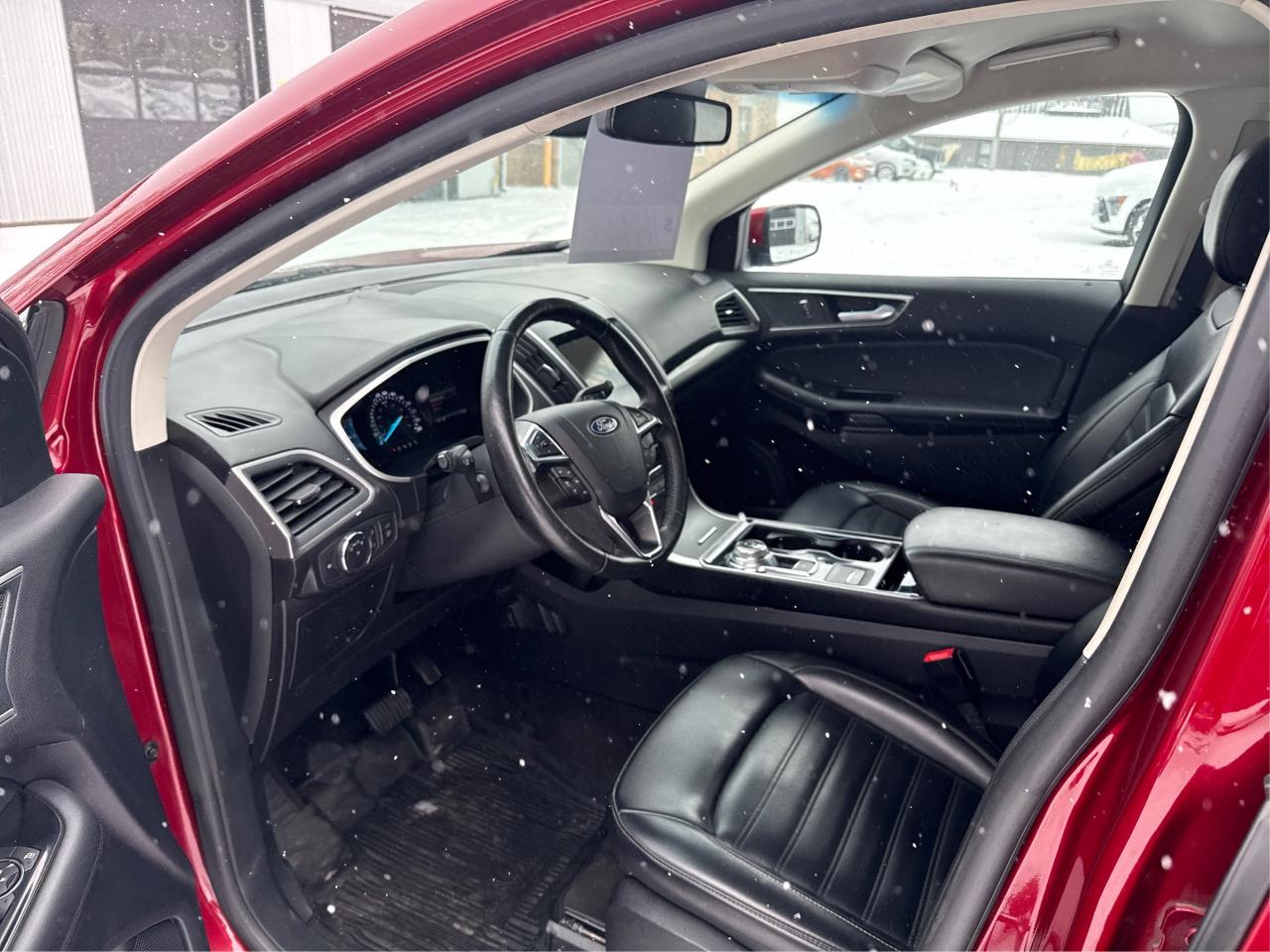 2019 Ford Edge SEL - Photo #9