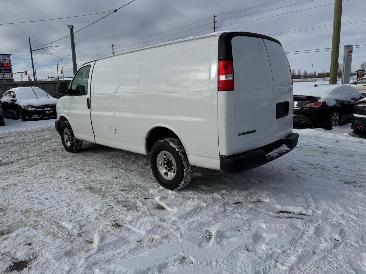 2020 Chevrolet Express Cargo Van 2500, 135", NO ACCIDENTS, ONLY 98KMS, CERTIFIED - Photo #3