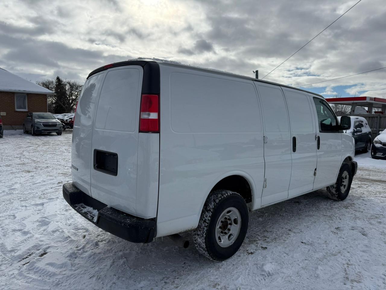 2020 Chevrolet Express Cargo Van 2500, 135", NO ACCIDENTS, ONLY 98KMS, CERTIFIED - Photo #5