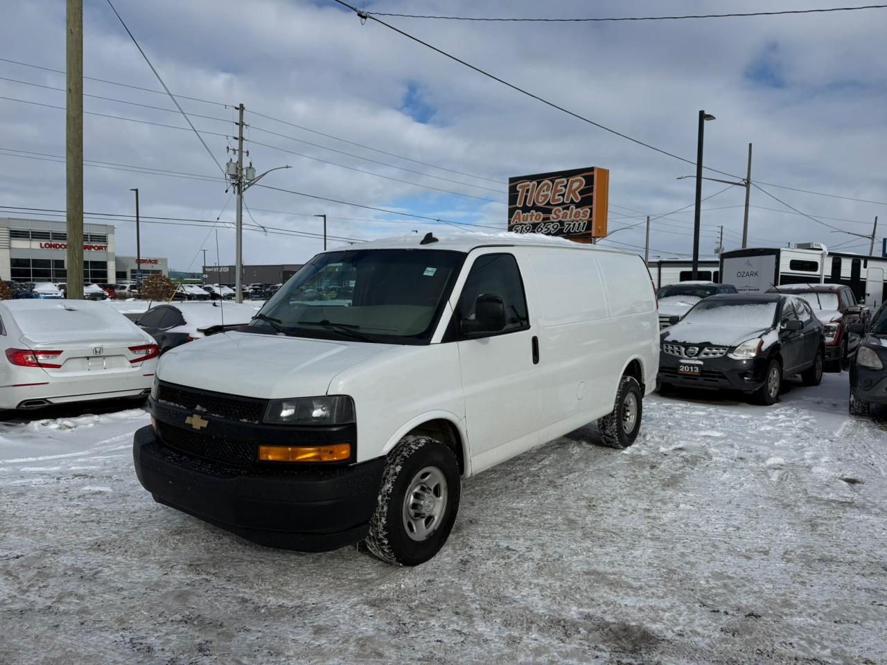 2020 Chevrolet Express Cargo Van 2500, 135", NO ACCIDENTS, ONLY 98KMS, CERTIFIED - Photo #1