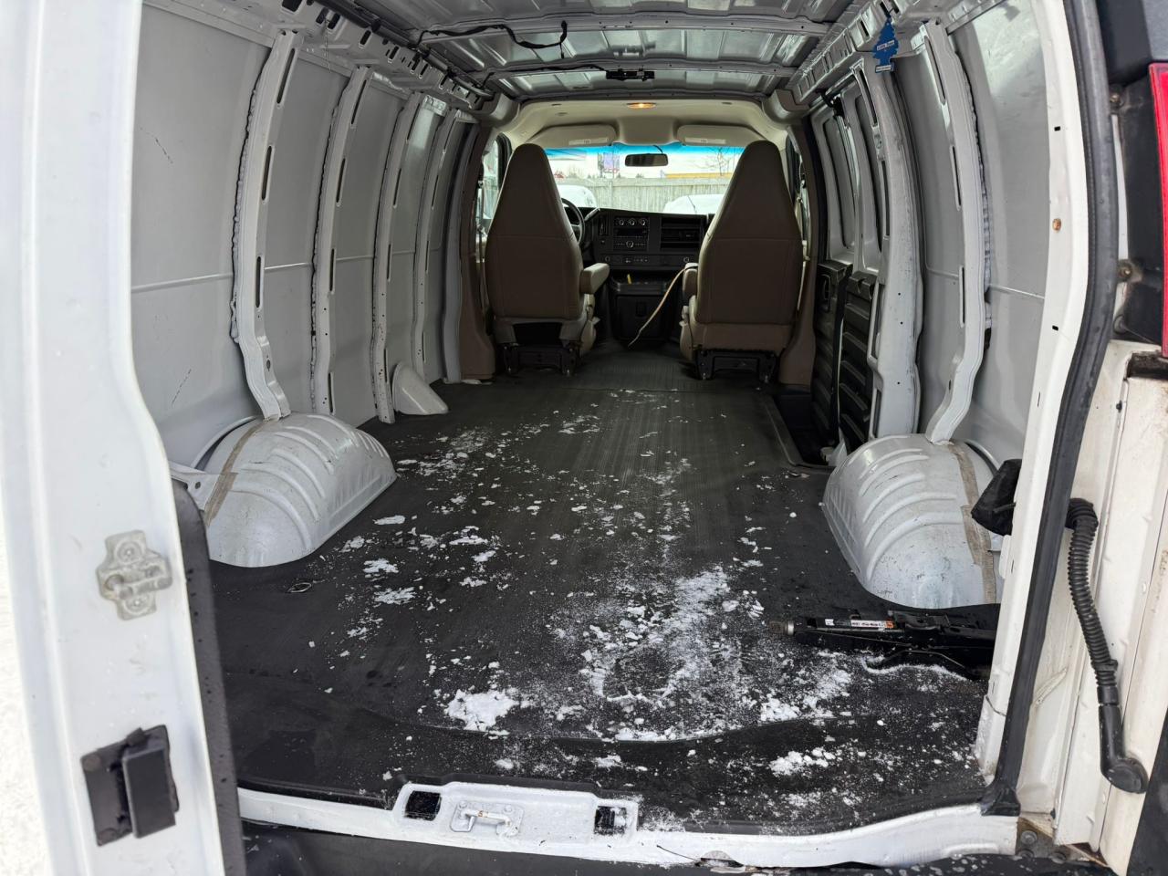 2020 Chevrolet Express Cargo Van 2500, 135", NO ACCIDENTS, ONLY 98KMS, CERTIFIED - Photo #13