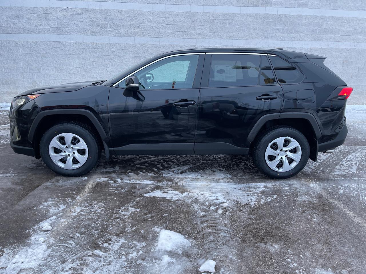 2024 Toyota RAV4 LE Photo2