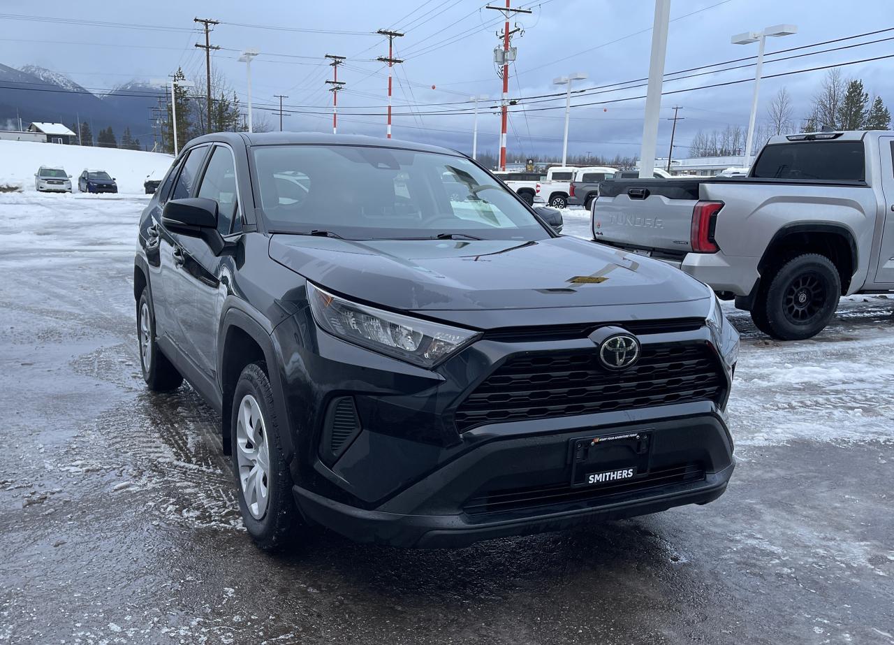 2024 Toyota RAV4 LE Photo1