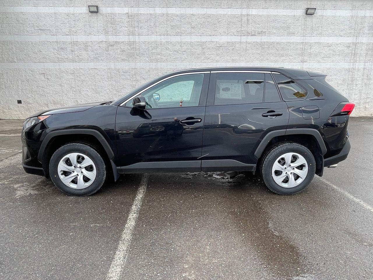 2024 Toyota RAV4 LE Photo2