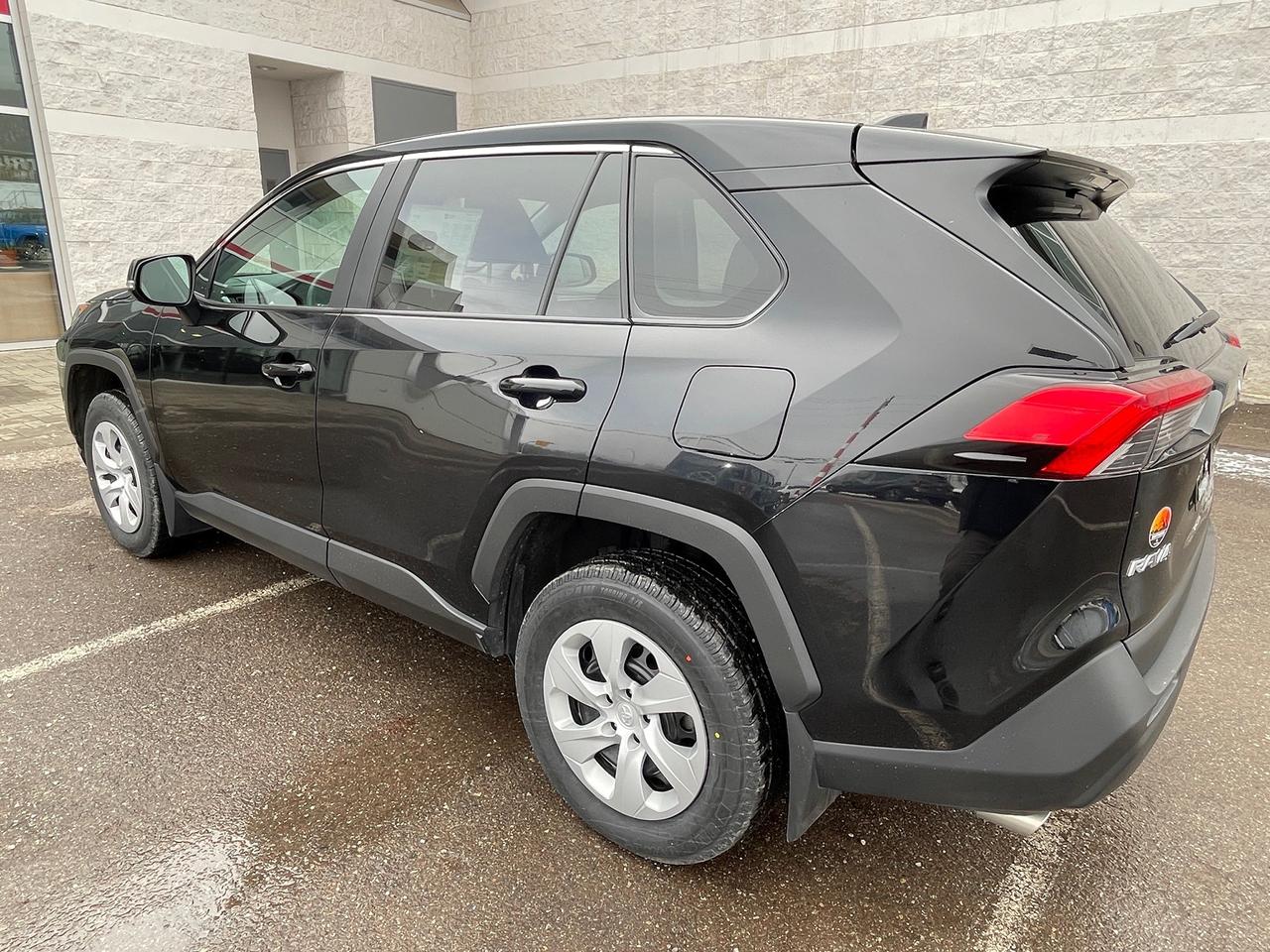 2024 Toyota RAV4 LE Photo4